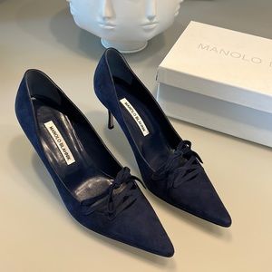 Manolo Blahnik Anieri 70 Navy Suede Pointed Heels NEW